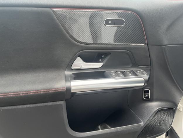 MERCEDES-BENZ GLA 200 d AMG Line  