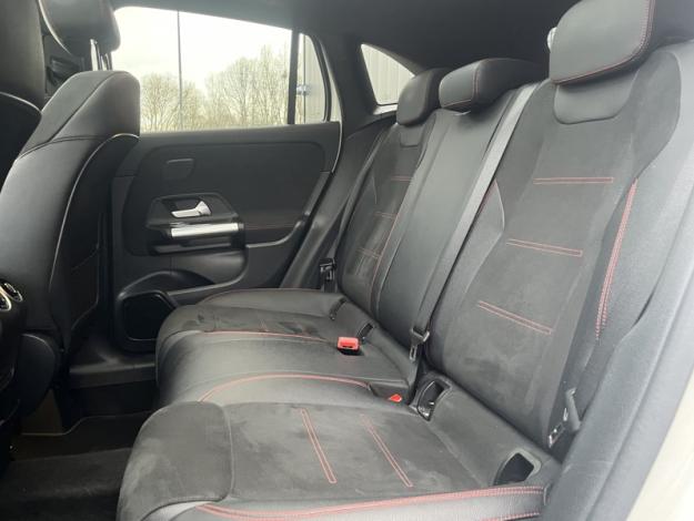 MERCEDES-BENZ GLA 200 d AMG Line  