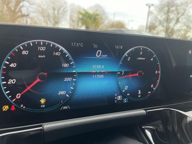 MERCEDES-BENZ GLA 200 d AMG Line  