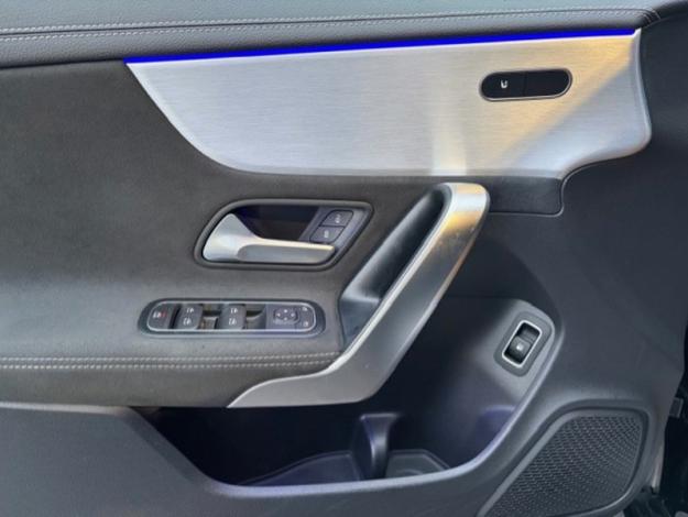 MERCEDES-BENZ CLA 250 e SB AMG Pack Night   