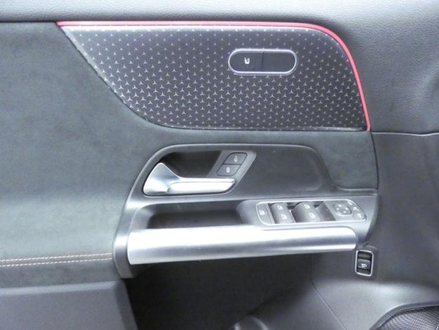 MERCEDES-BENZ EQA 250+ AMG Line  