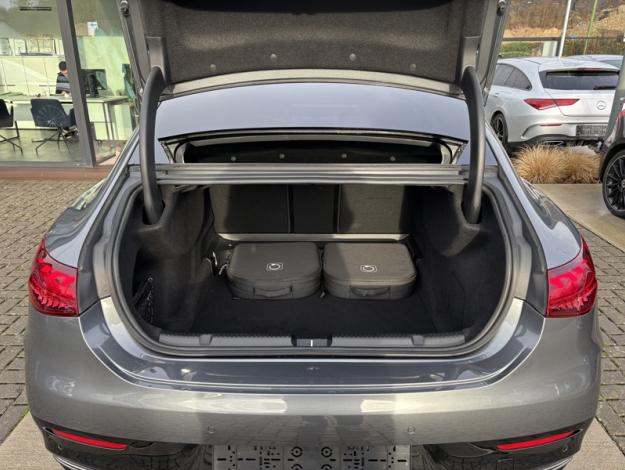 MERCEDES-BENZ EQE EQE 300