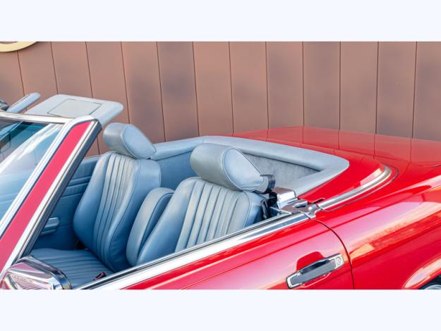 MERCEDES-BENZ 560 SL   