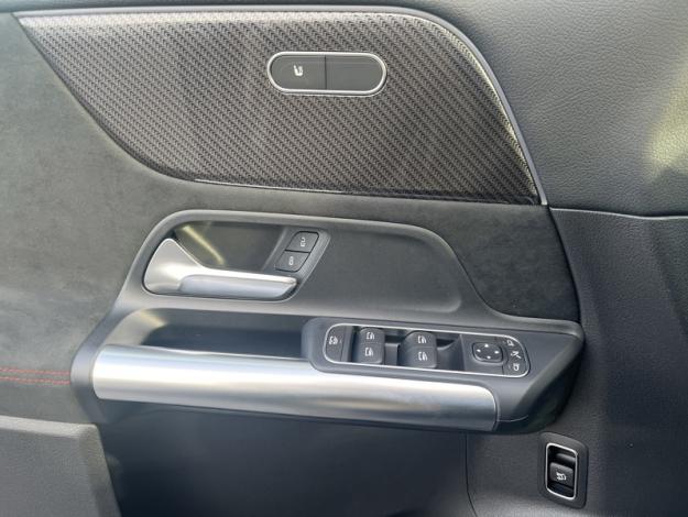 MERCEDES-BENZ GLA 200 d AMG Line  GLA 200 d AMG Line