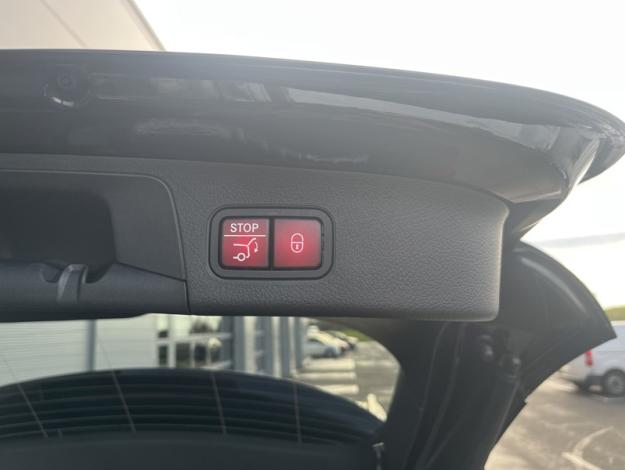 MERCEDES-BENZ GLA 200 d AMG Line  GLA 200 d AMG Line