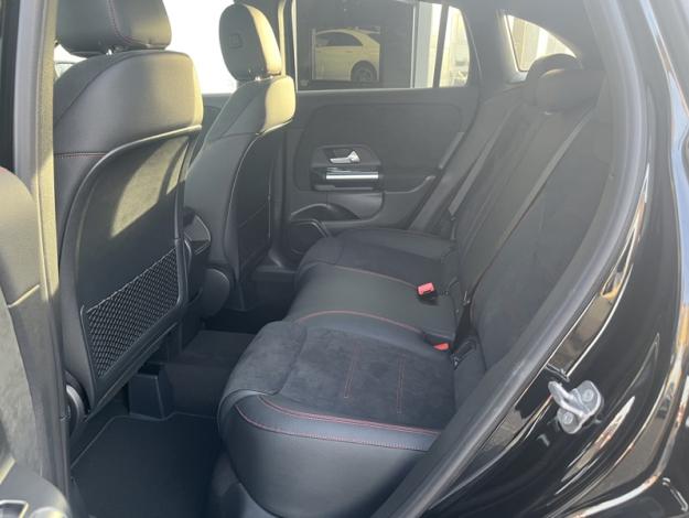 MERCEDES-BENZ GLA 200 d AMG Line  GLA 200 d AMG Line