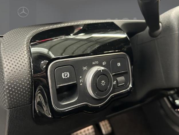 MERCEDES-BENZ CLA 180 SB AMG PAck Night  