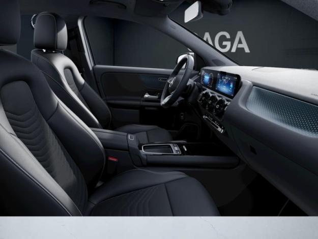 MERCEDES-BENZ GLA 180   Essential Line