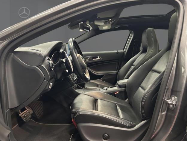 MERCEDES-BENZ GLA 200 Pack AMG EDITION Toit Pano  