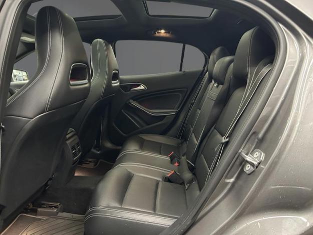 MERCEDES-BENZ GLA 200 Pack AMG EDITION Toit Pano  