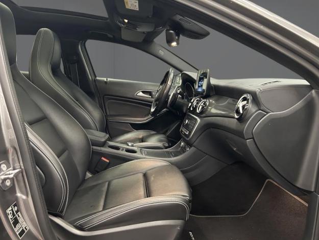 MERCEDES-BENZ GLA 200 Pack AMG EDITION Toit Pano  