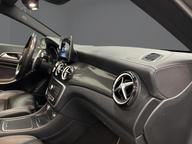 MERCEDES-BENZ GLA 200 Pack AMG EDITION Toit Pano  