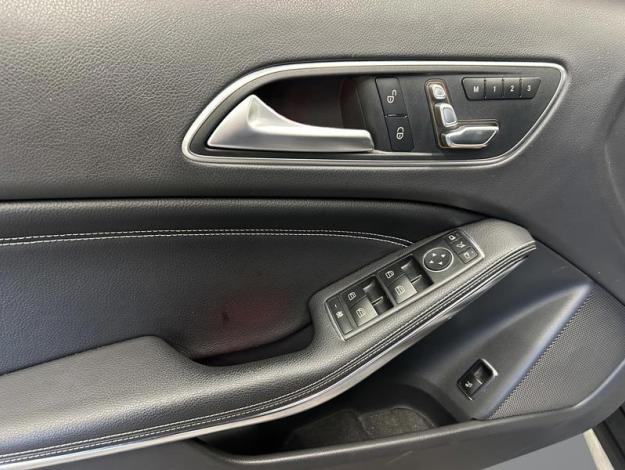 MERCEDES-BENZ GLA 200 Pack AMG EDITION Toit Pano  