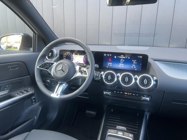 MERCEDES-BENZ GLA 200 d Progressive Line  GLA 200 d Progressive Line