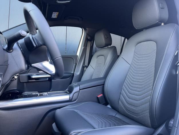 MERCEDES-BENZ GLA 200 d Progressive Line  GLA 200 d Progressive Line