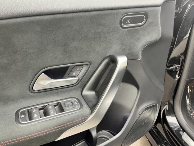 MERCEDES-BENZ Classe A 180 AMG Line  