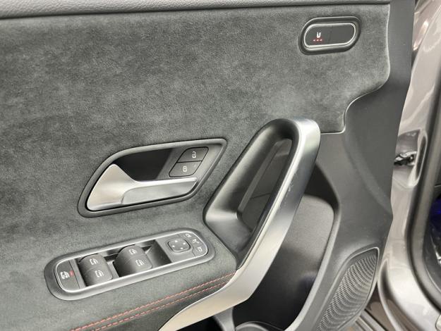 MERCEDES-BENZ Classe A 180 AMG Line  