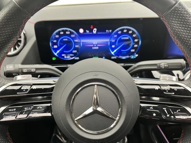 MERCEDES-BENZ EQA 250+ AMG Line  