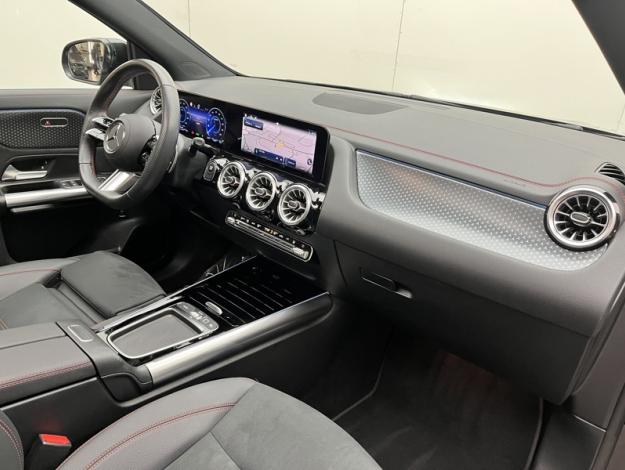 MERCEDES-BENZ EQA 250+ AMG Line  