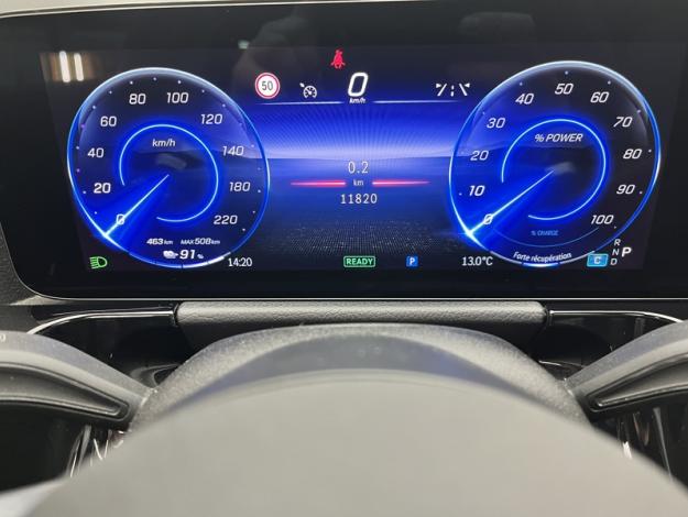 MERCEDES-BENZ EQA 250+ AMG Line  