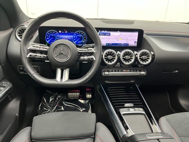 MERCEDES-BENZ EQA 250+ AMG Line  