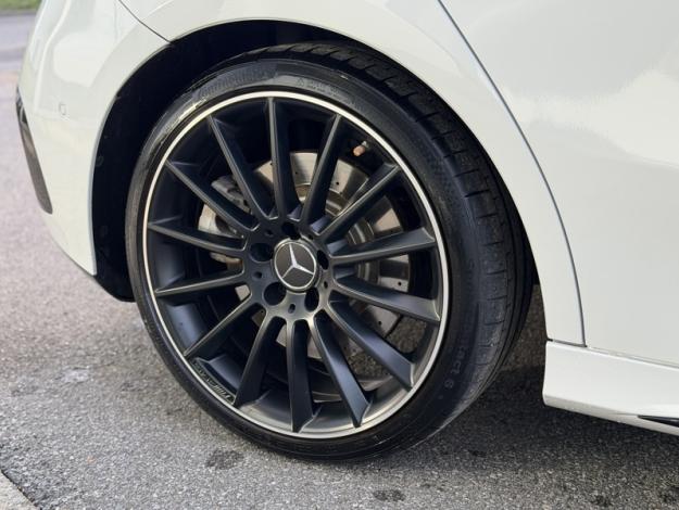 MERCEDES-BENZ A-Klasse Mercedes-AMG A 35 4MATIC