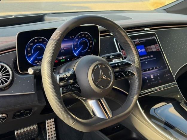 MERCEDES-BENZ EQE 350 + AMG Pack Night Toit Pano  