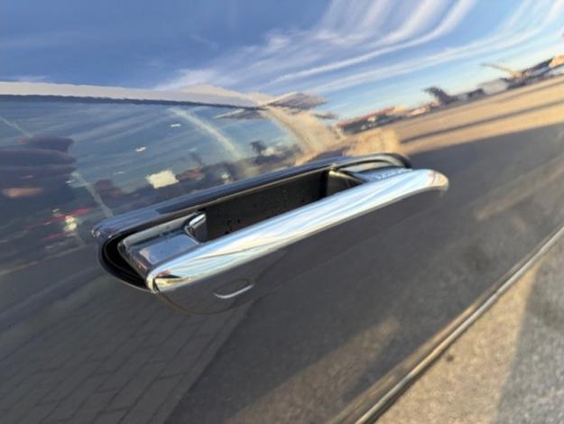 MERCEDES-BENZ EQE 350 + AMG Pack Night Toit Pano  