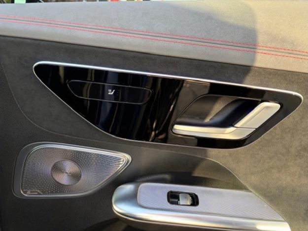 MERCEDES-BENZ EQE 350 + AMG Pack Night Toit Pano  