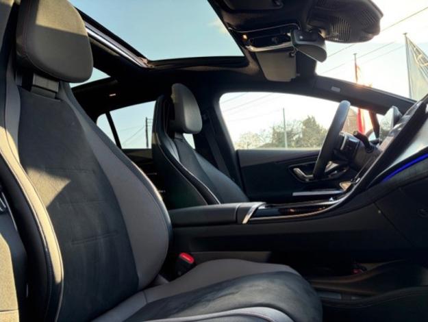 MERCEDES-BENZ EQE 350 + AMG Pack Night Toit Pano  