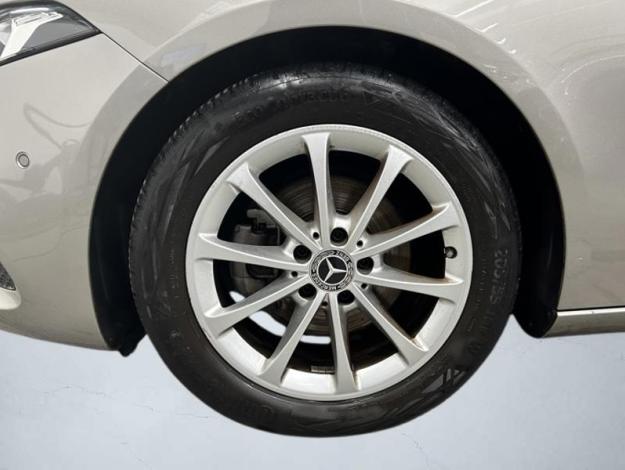 MERCEDES-BENZ Classe A A 180 Compacte