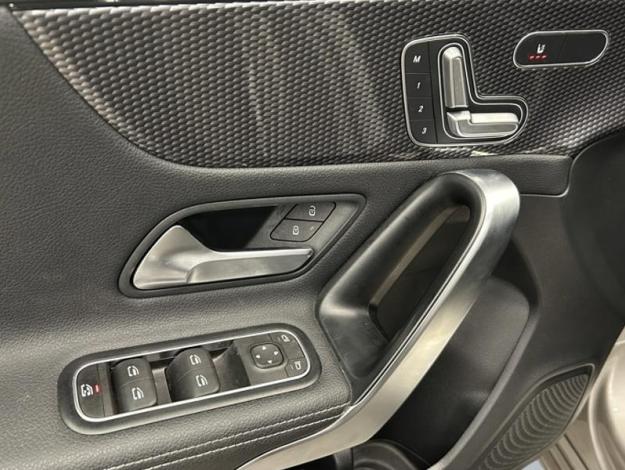MERCEDES-BENZ Classe A A 180 Compacte