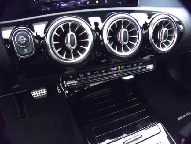 MERCEDES-BENZ Classe A 200 AMG Line  