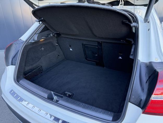 MERCEDES-BENZ GLA 200 d WhiteArt Edition  