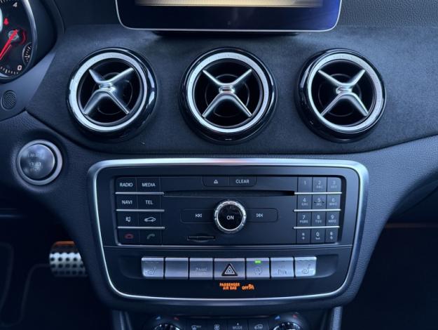 MERCEDES-BENZ GLA 200 d WhiteArt Edition  