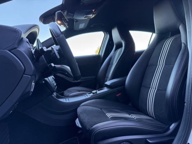 MERCEDES-BENZ GLA 200 d WhiteArt Edition  