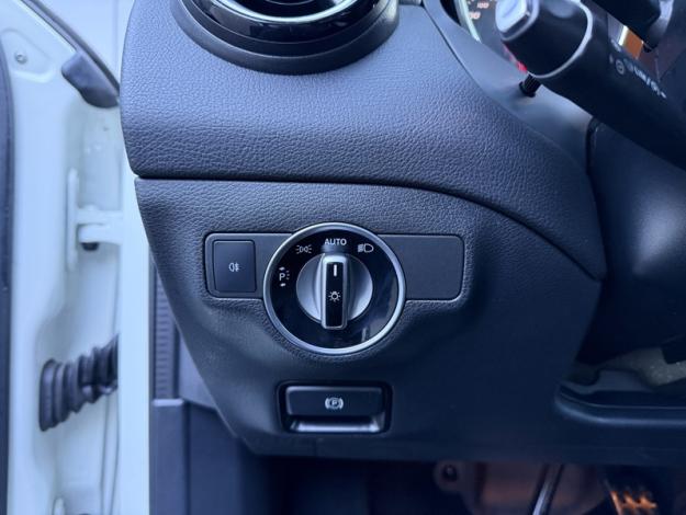 MERCEDES-BENZ GLA 200 d WhiteArt Edition  