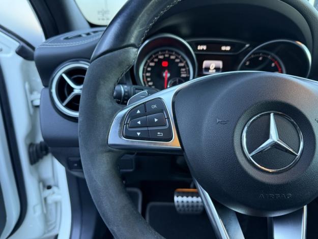 MERCEDES-BENZ GLA 200 d WhiteArt Edition  