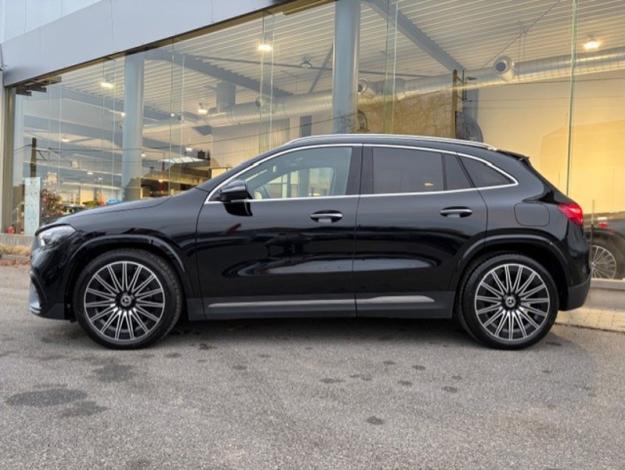 MERCEDES-BENZ GLA 180 d AMG Line Toit Pano 20p Facelift  