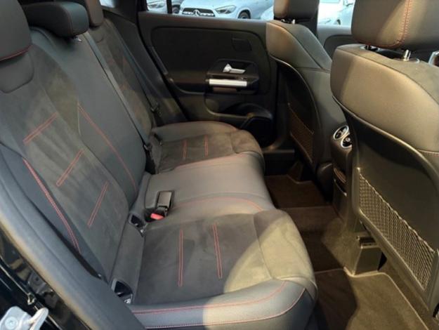 MERCEDES-BENZ GLA 180 d AMG Line Toit Pano 20p Facelift  