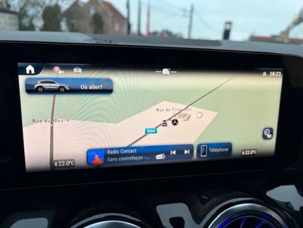 MERCEDES-BENZ GLA 180 d AMG Line Toit Pano 20p Facelift  