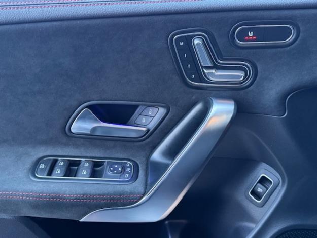 MERCEDES-BENZ CLA Coupé CLA 220 d Coupé AMG Line  CLA 220 d Coupé AMG Line