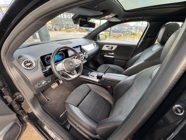 MERCEDES-BENZ GLA 200 AMG Line  