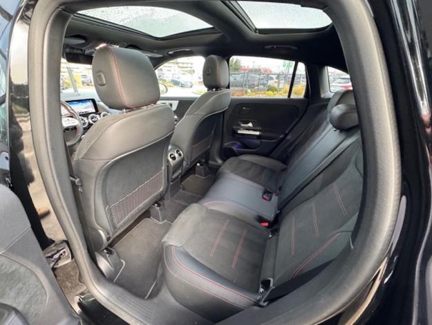 MERCEDES-BENZ GLA 200 AMG Line  