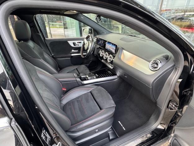 MERCEDES-BENZ GLA 200 AMG Line  