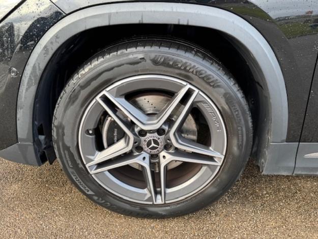 MERCEDES-BENZ GLA 200 AMG Line  