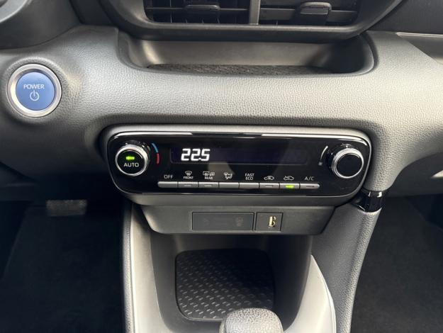 TOYOTA Yaris Hybrid Dynamic Business  1.5 116 ch 