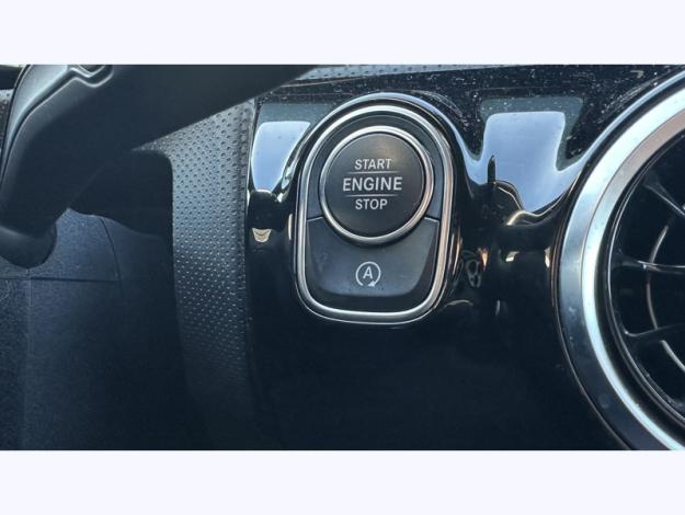 MERCEDES-BENZ CLA 180 d Coupé Progressive  