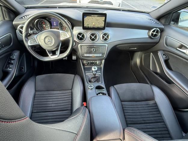 MERCEDES-BENZ GLA 180 Fascination  