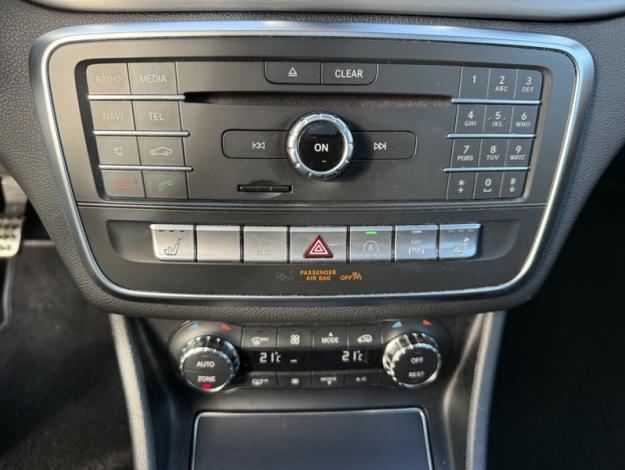 MERCEDES-BENZ GLA 180 Fascination  